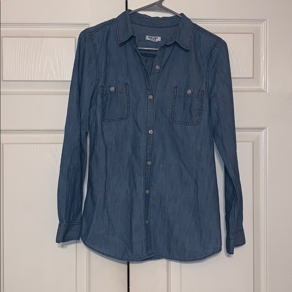 🌺Classic Chambray Button-down Top🌺